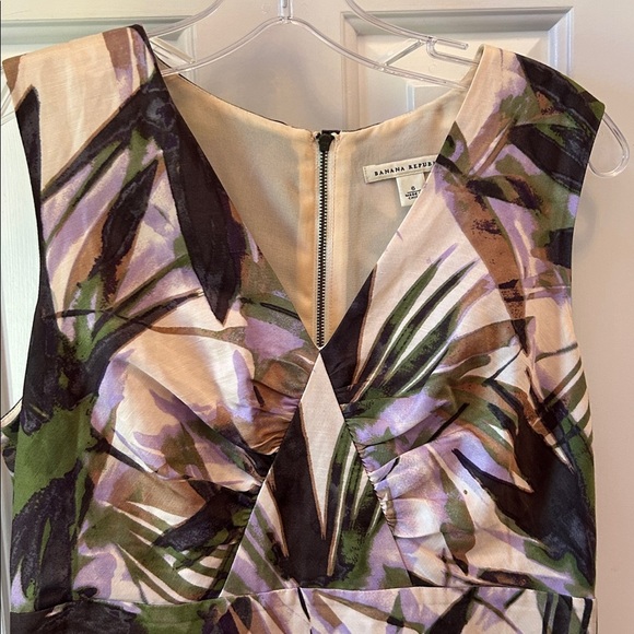 Banana Republic Aline Leaf Print Dress - Picture 4 of 11